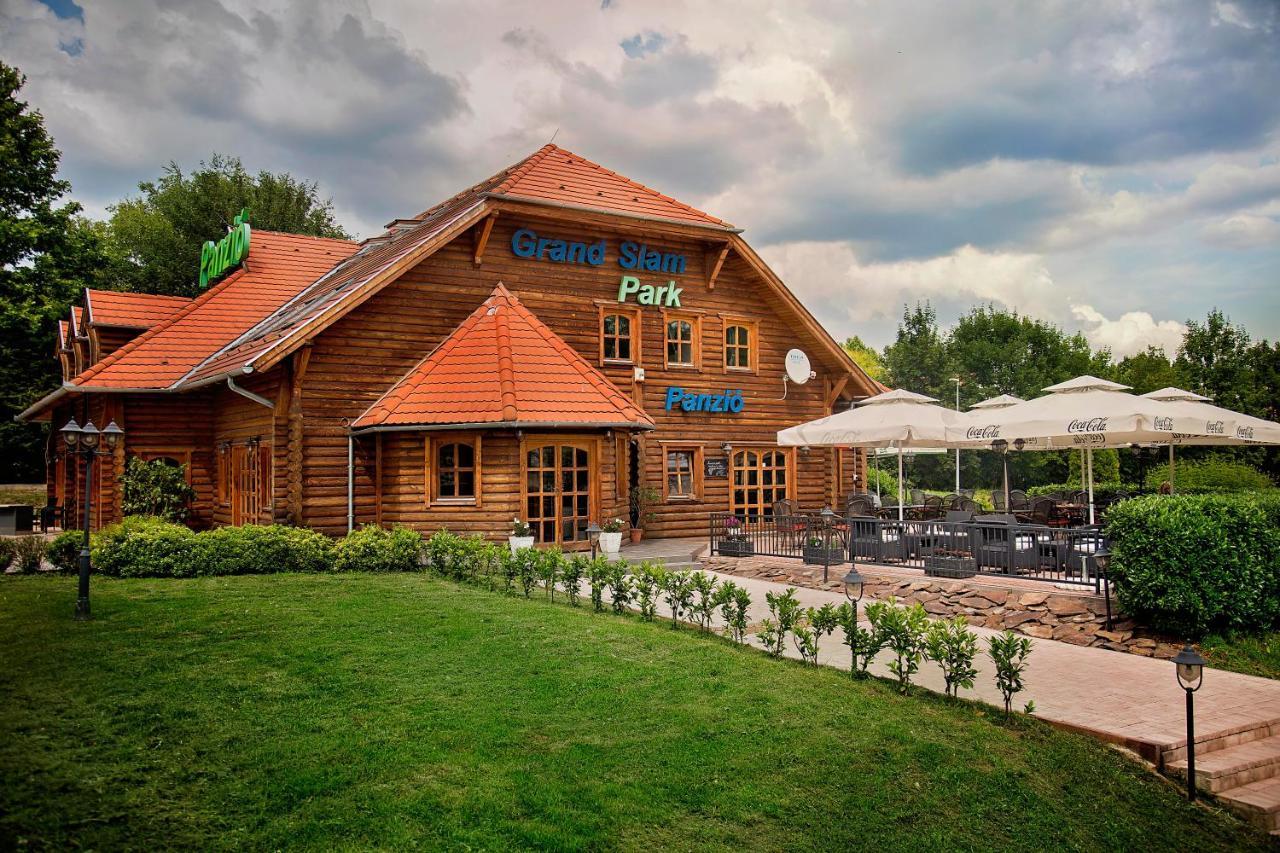 Grand Slam Park Inn Budapest Ngoại thất bức ảnh