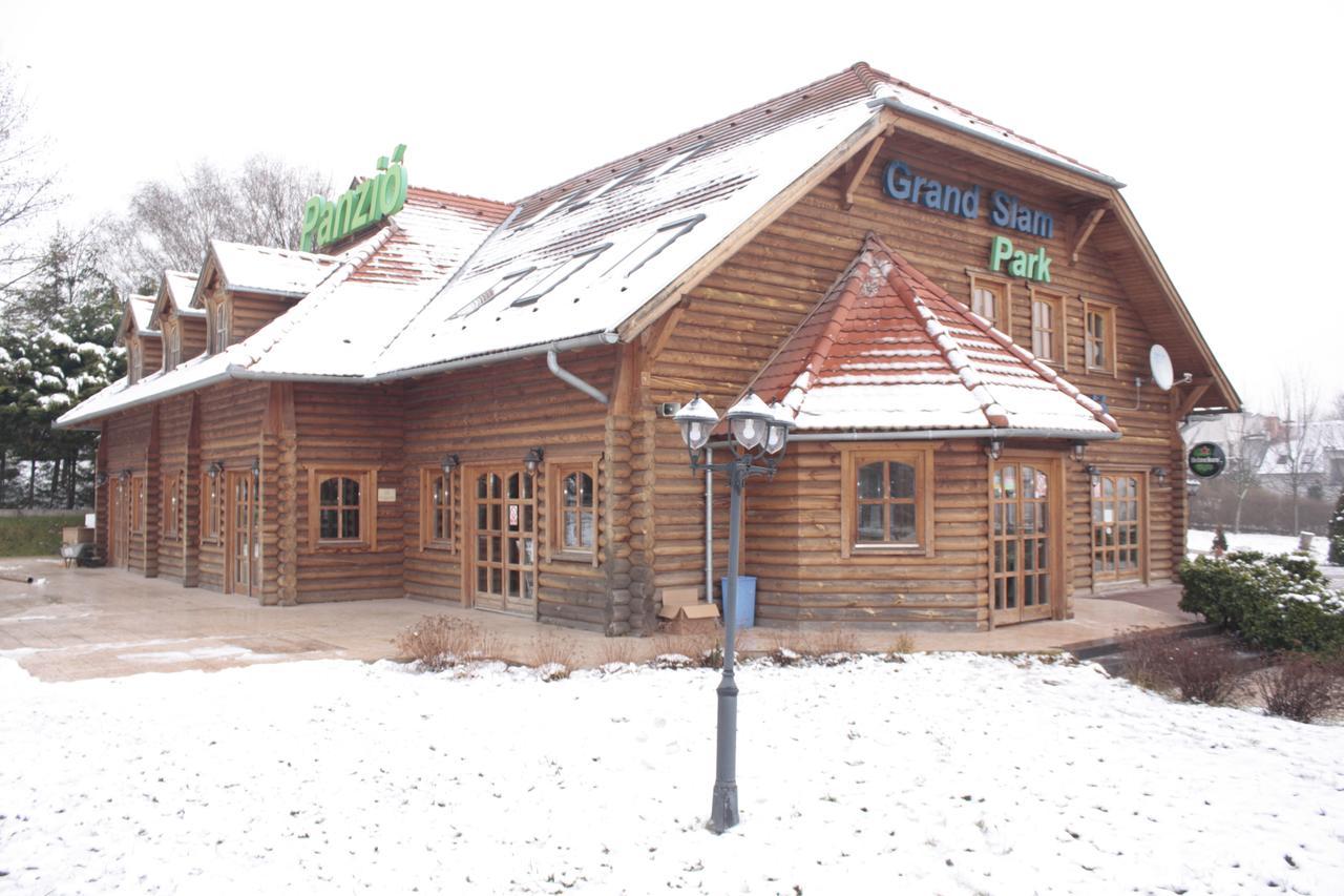Grand Slam Park Inn Budapest Ngoại thất bức ảnh