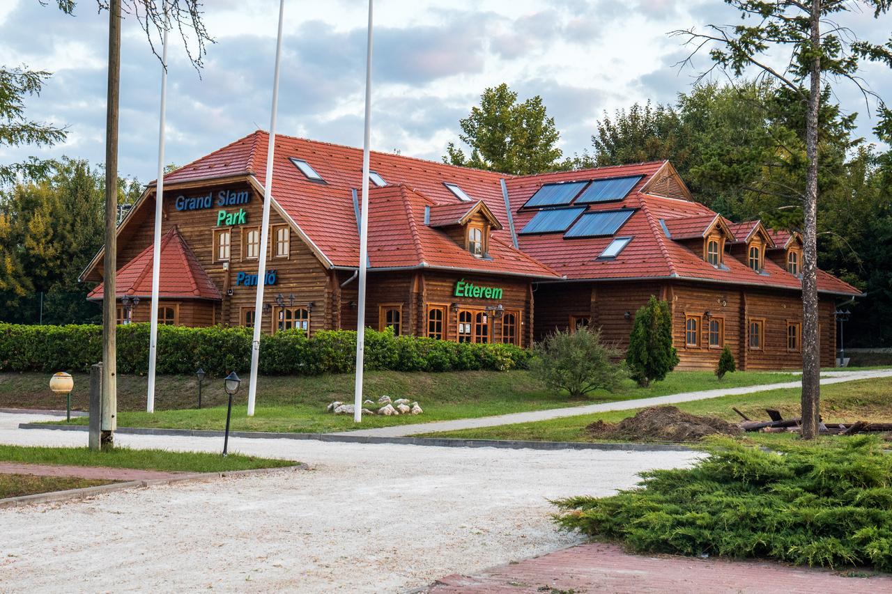 Grand Slam Park Inn Budapest Ngoại thất bức ảnh