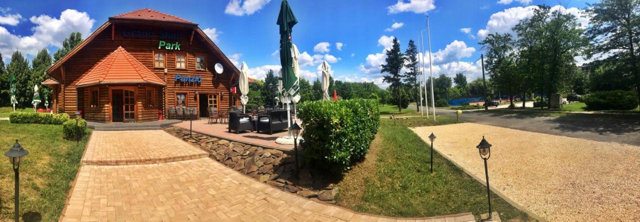 Grand Slam Park Inn Budapest Ngoại thất bức ảnh